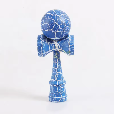 Kendama White & Blue Wave – Eleganță și Precizie în Mișcare