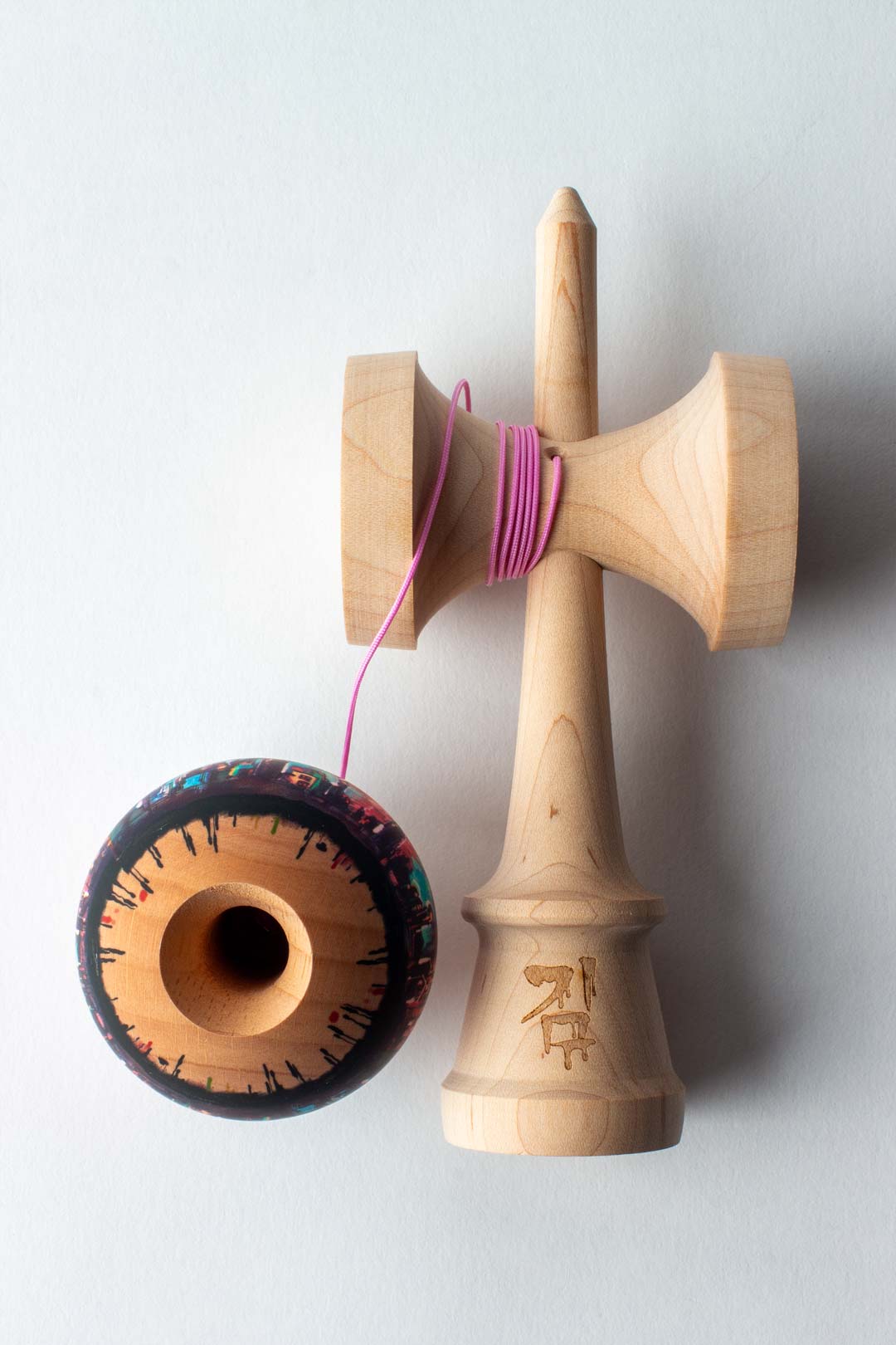 Kendama City Lights Edition – Artă, Skill și Energie Urbană