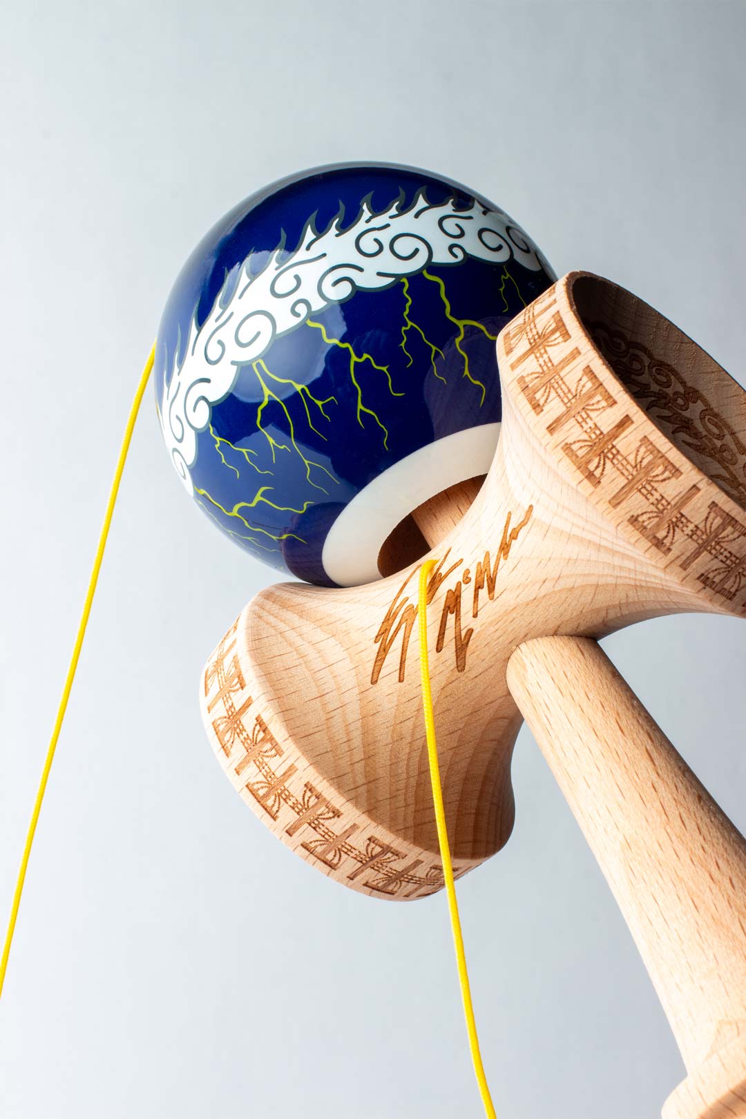 Kendama Pro „Storm Edition” – Puterea Fulgerului în Mâinile Tale ⚡