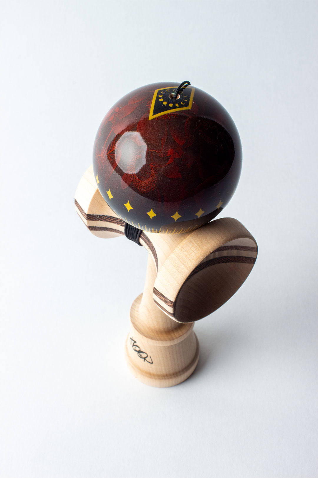 Kendama Pro „Solar Eclipse” – Puterea Universului în Mâinile Tale 🌑✨