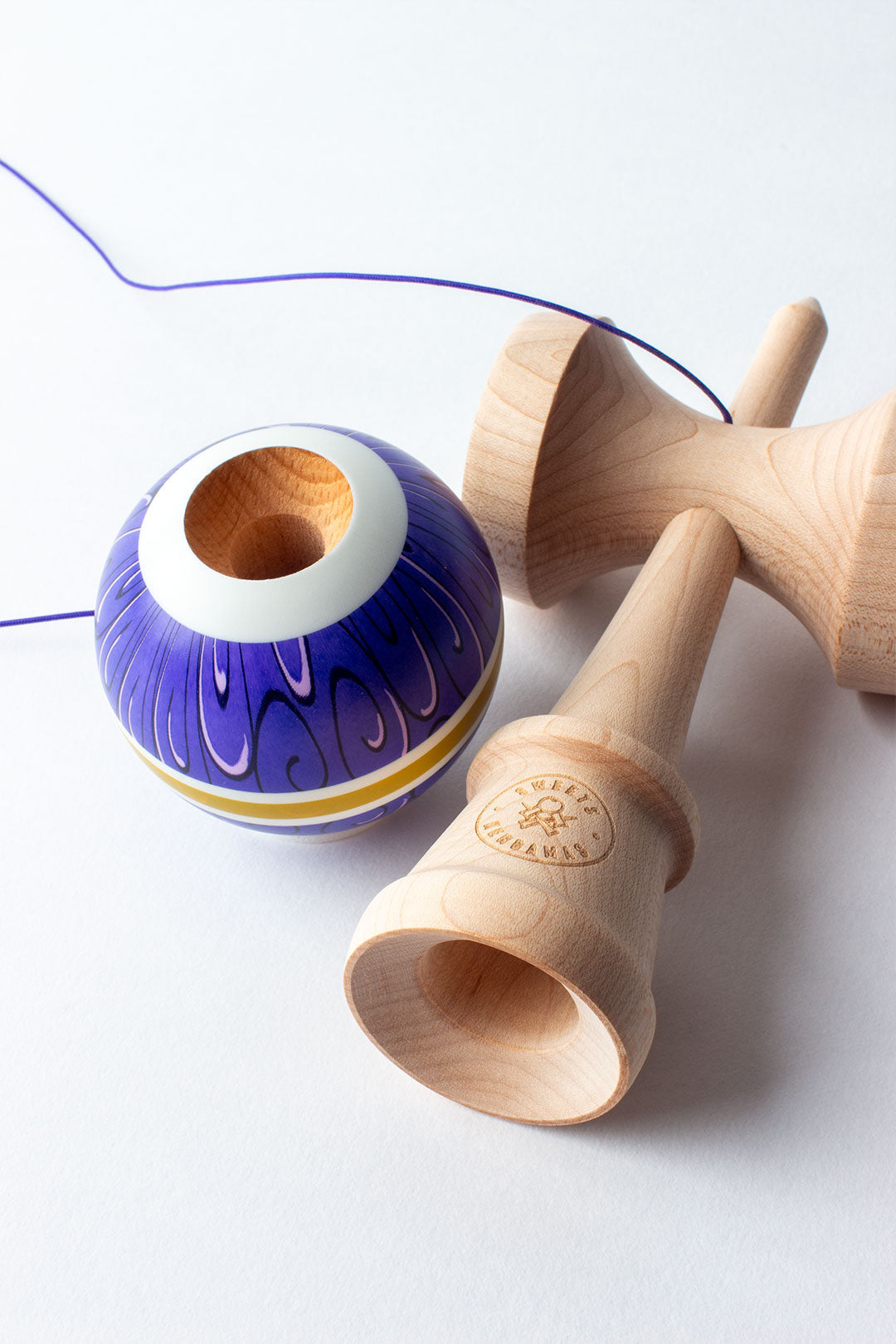 Kendama Pro „Royal Waves” – Eleganță și Performanță în Joc 🌊👑