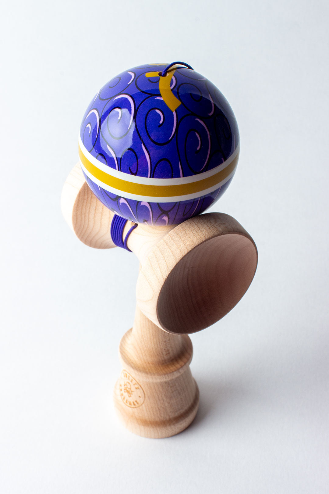 Kendama Pro „Royal Waves” – Eleganță și Performanță în Joc 🌊👑