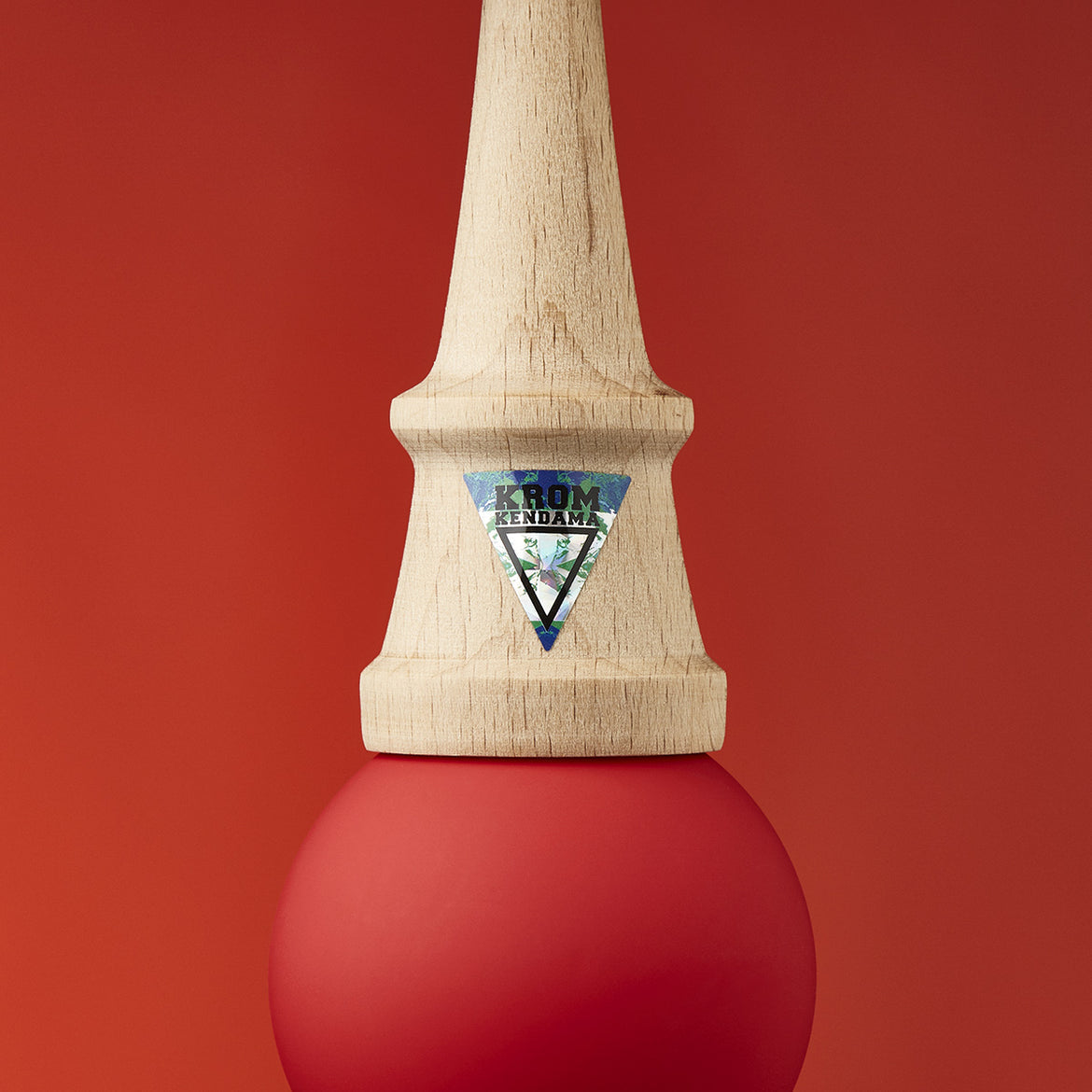 Kendama KROM POP RUBBER RED – Originală, din lemn de calitate