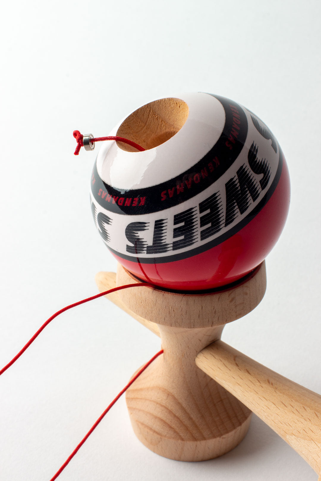 🎯 Kendama Sweets Starter – Red | Ideal pentru Începători și Avansați