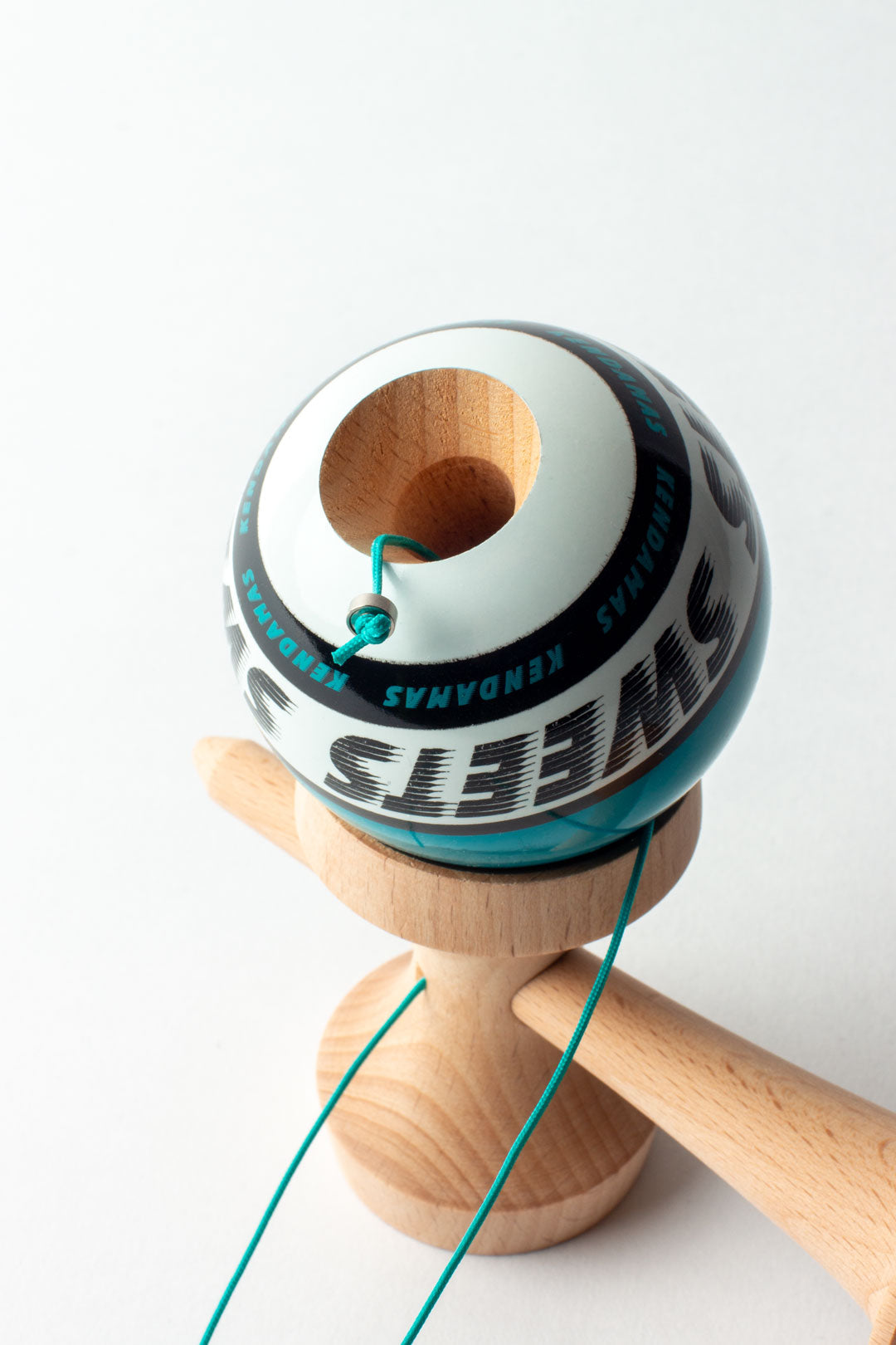 🎯 Kendama Sweets Starter – Teal | Perfectă pentru trick-uri și distracție