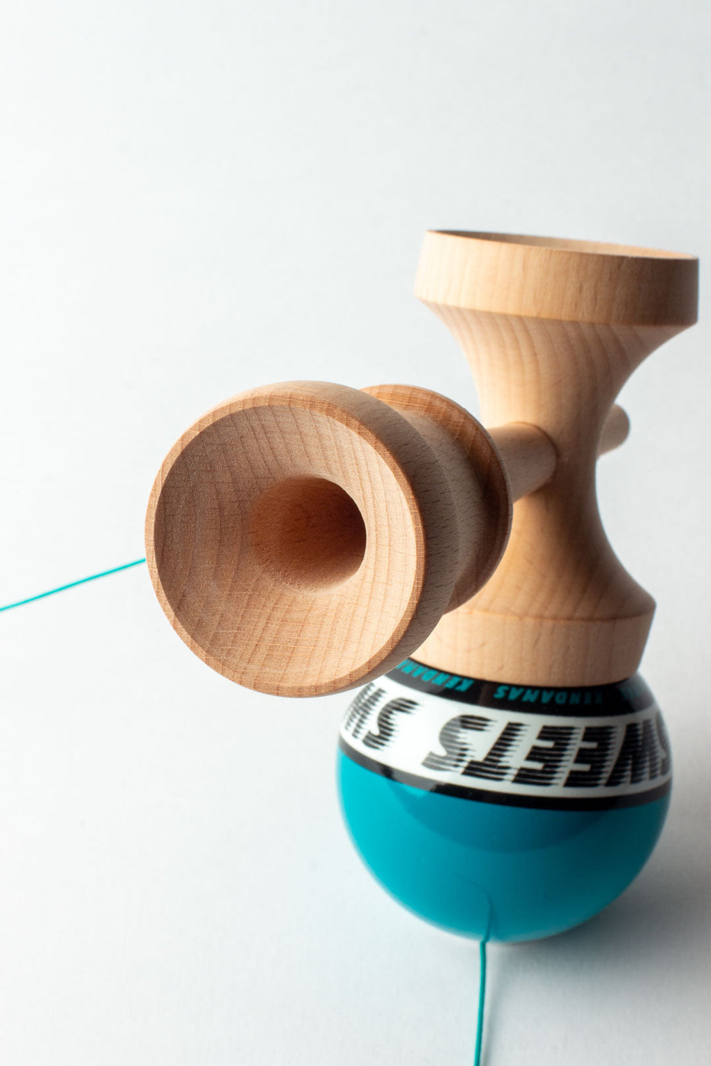🎯 Kendama Sweets Starter – Teal | Perfectă pentru trick-uri și distracție