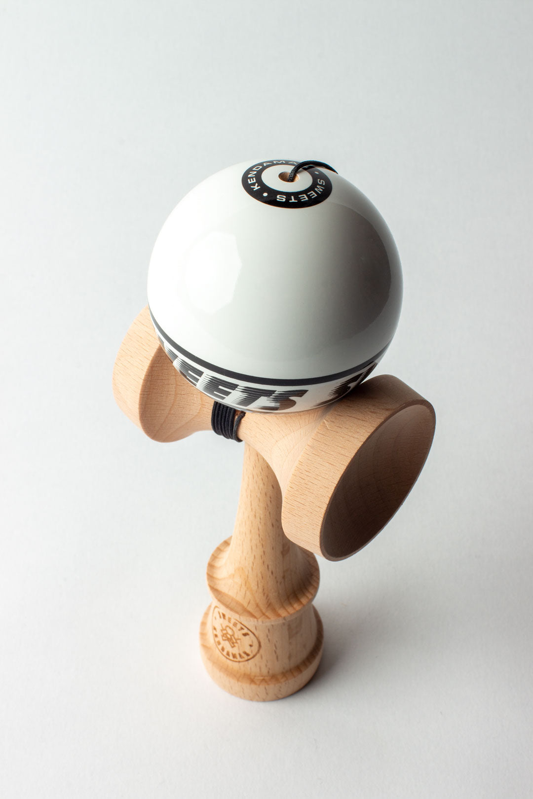 🎯 Kendama Sweets Starter – White | Clasică, simplă și echilibrată