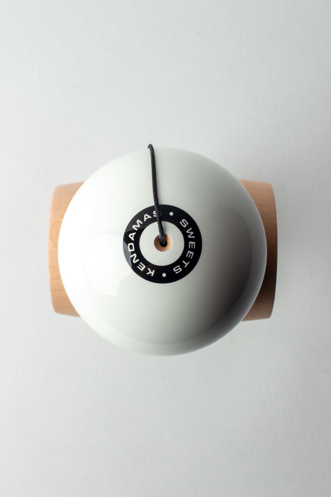 🎯 Kendama Sweets Starter – White | Clasică, simplă și echilibrată