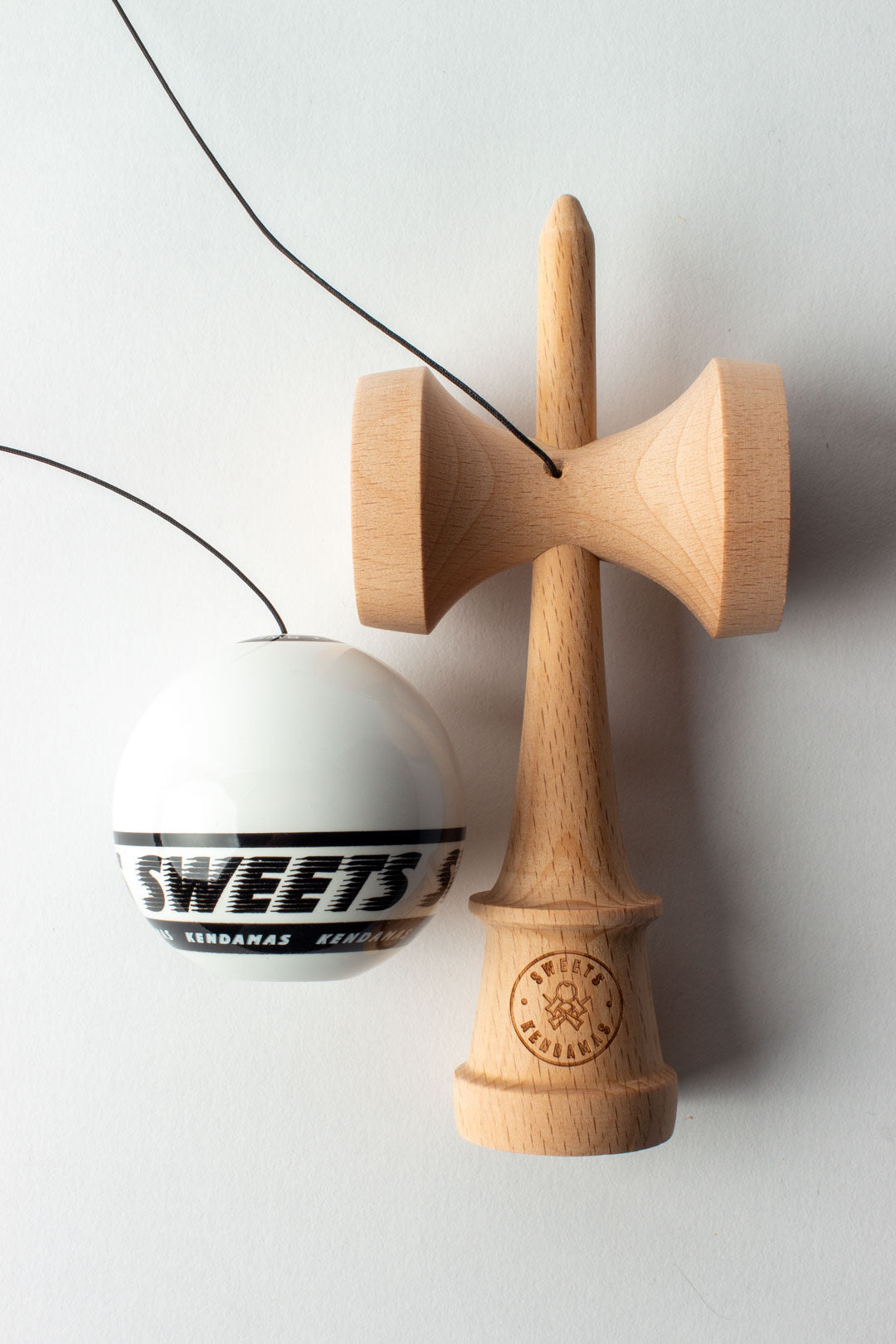 🎯 Kendama Sweets Starter – White | Clasică, simplă și echilibrată