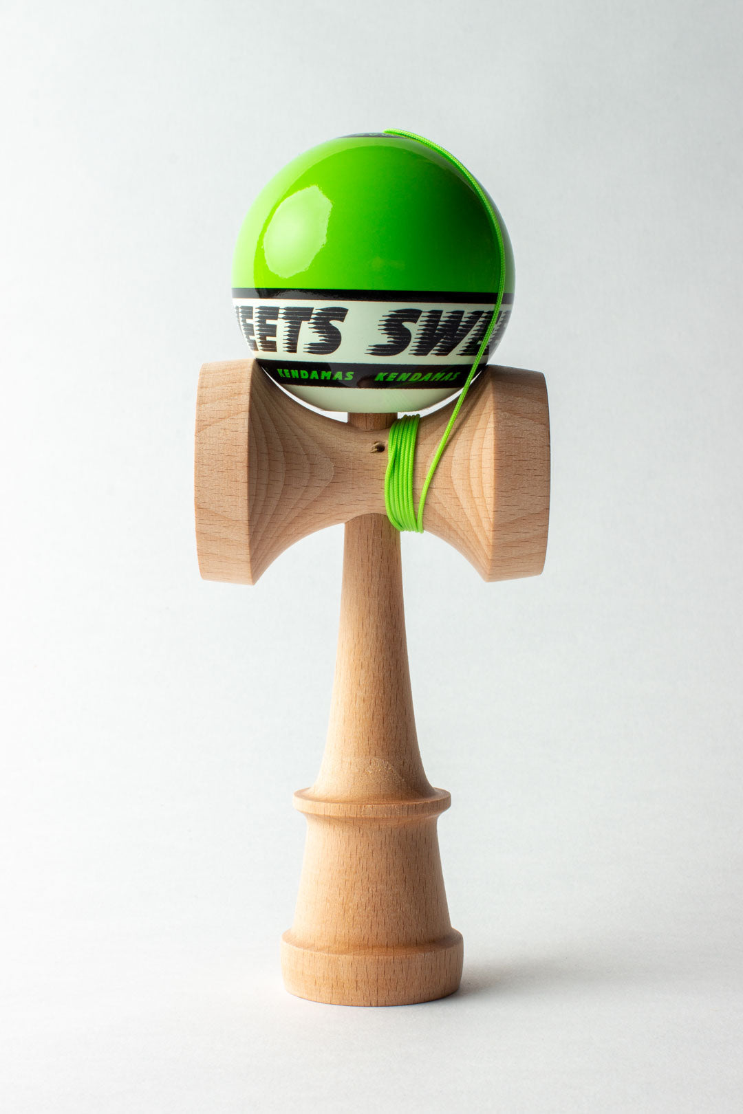 🎯 Kendama Sweets Starter – Green | Distracție, echilibru și stil