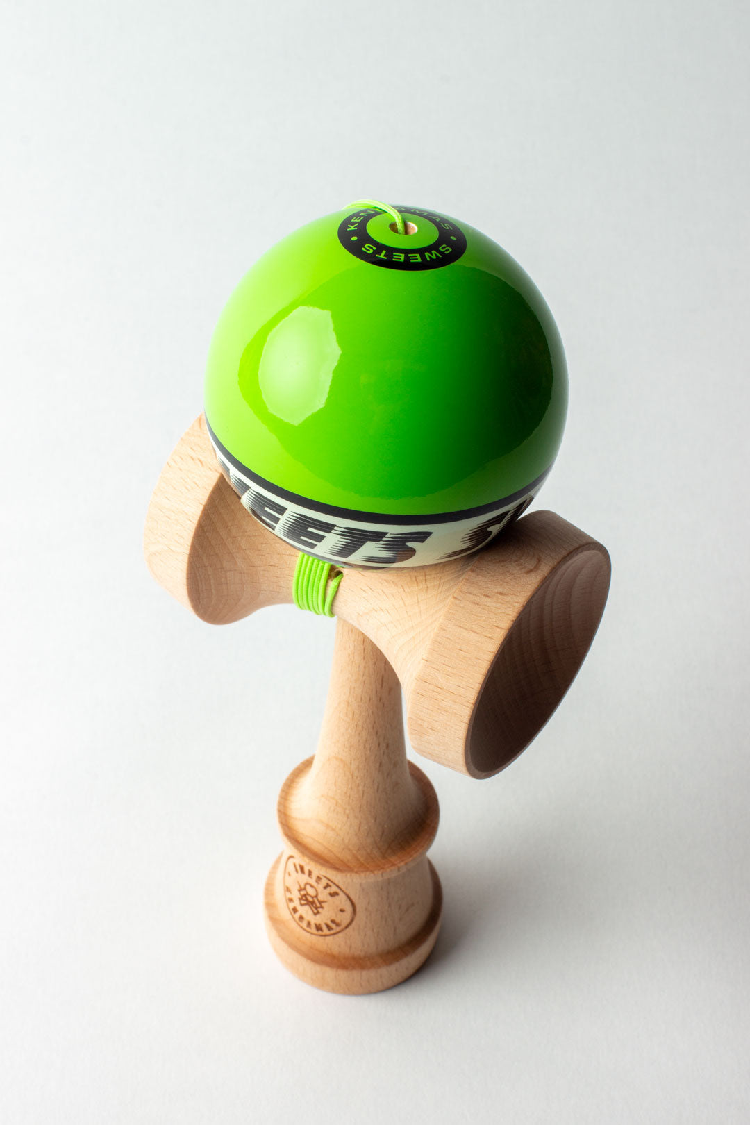 🎯 Kendama Sweets Starter – Green | Distracție, echilibru și stil