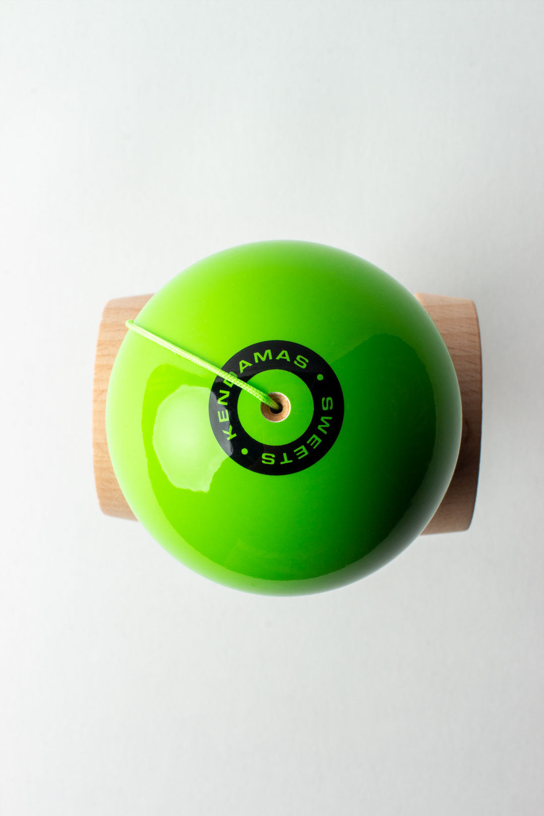 🎯 Kendama Sweets Starter – Green | Distracție, echilibru și stil