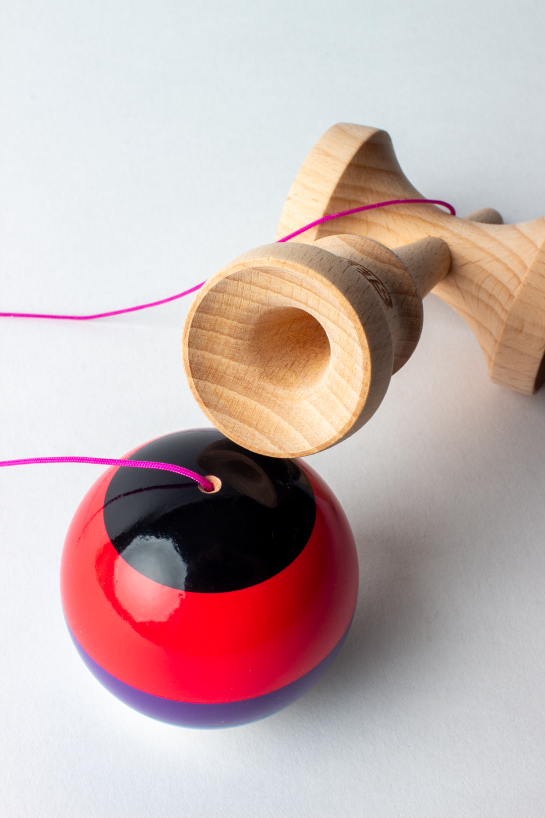 🎯 Kendama Sweets Classic 5 Stripe – Slushy | Culoare, stil și control în joc