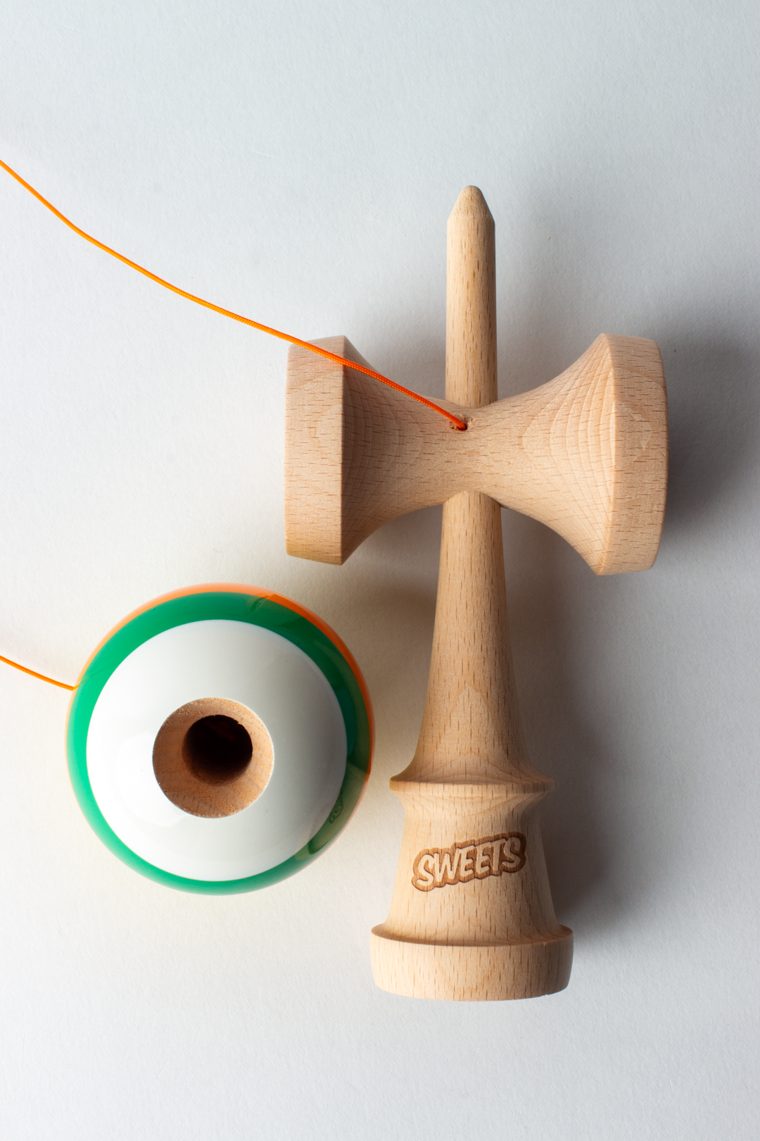 🎯 Kendama Sweets Classic 5 Stripe – Poncho | Design iconic cu un look fresh