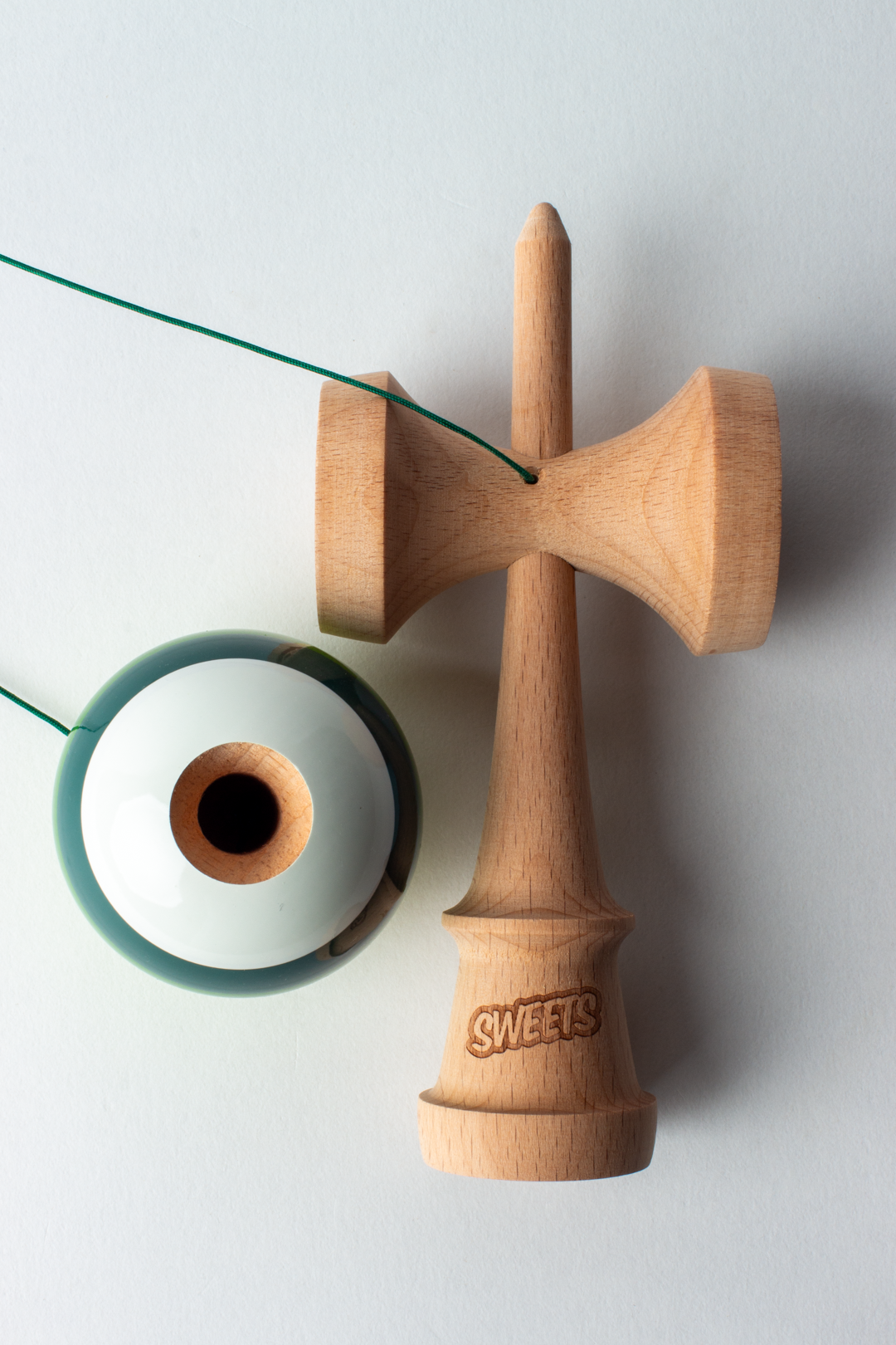 🎯 Kendama Sweets Classic 5 Stripe – Dougie | Stil colorat și control impecabil