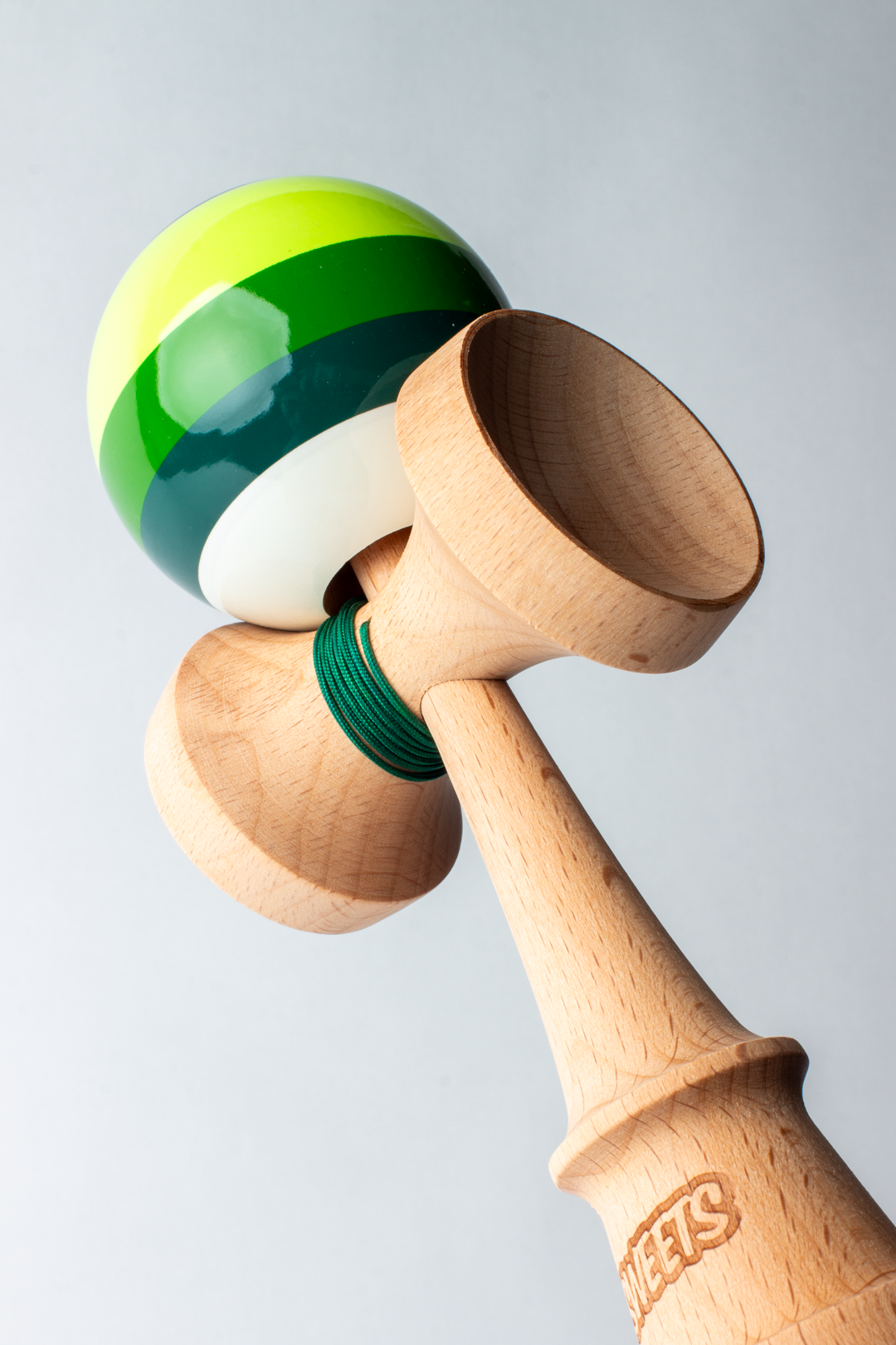 🎯 Kendama Sweets Classic 5 Stripe – Dougie | Stil colorat și control impecabil