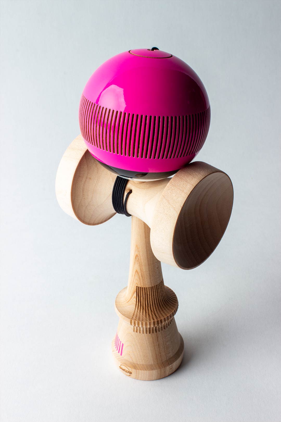 🎯 Kendama Broken Bones – Electric Pink | Control, antrenament și progres rapid