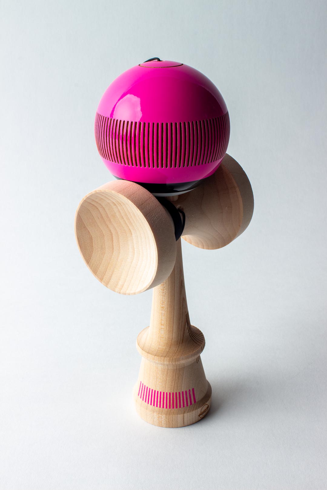 🎯 Kendama Broken Bones – Electric Pink | Control, antrenament și progres rapid