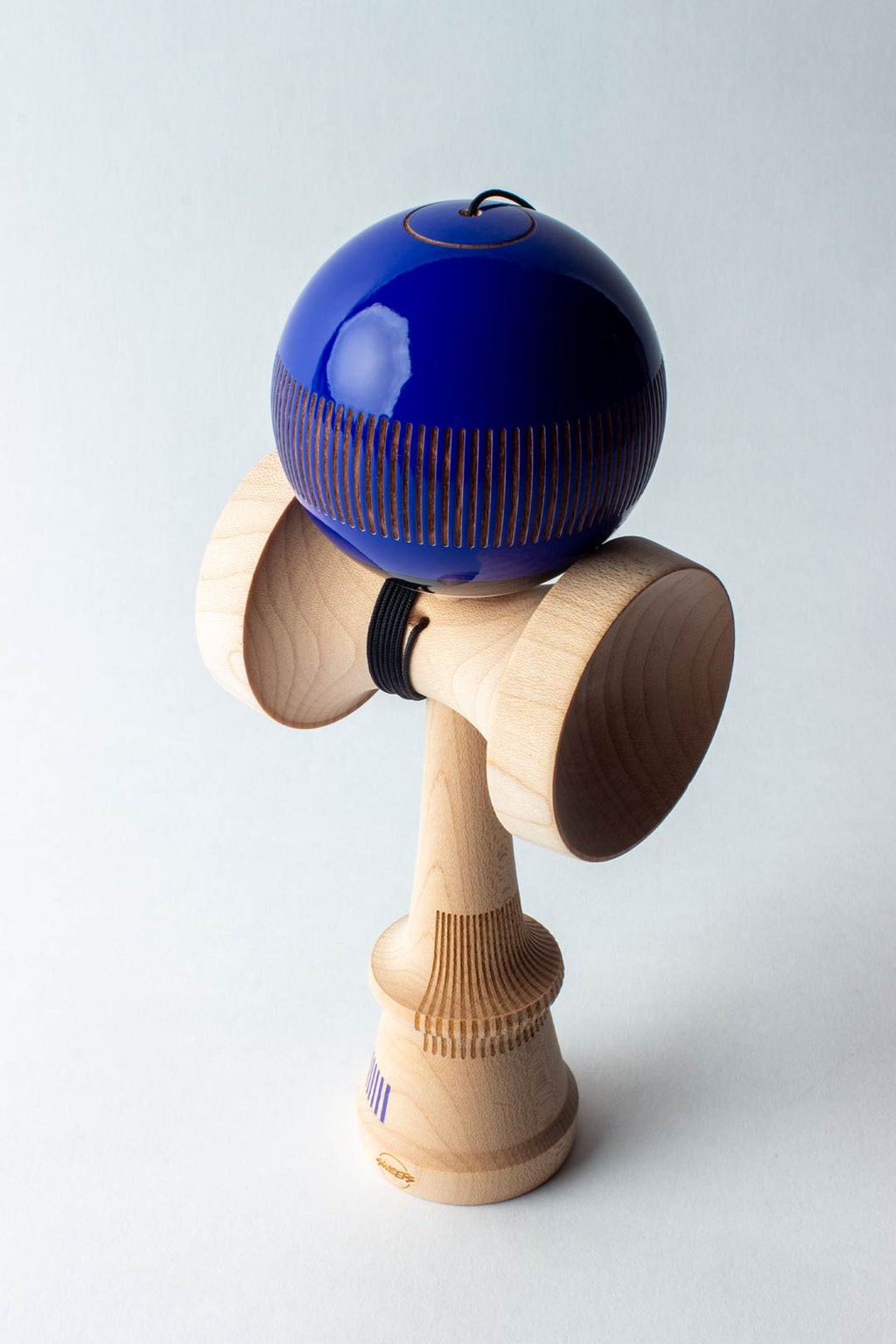 🎯 Kendama Broken Bones – Ultra Navy | Putere, precizie și progres în joc