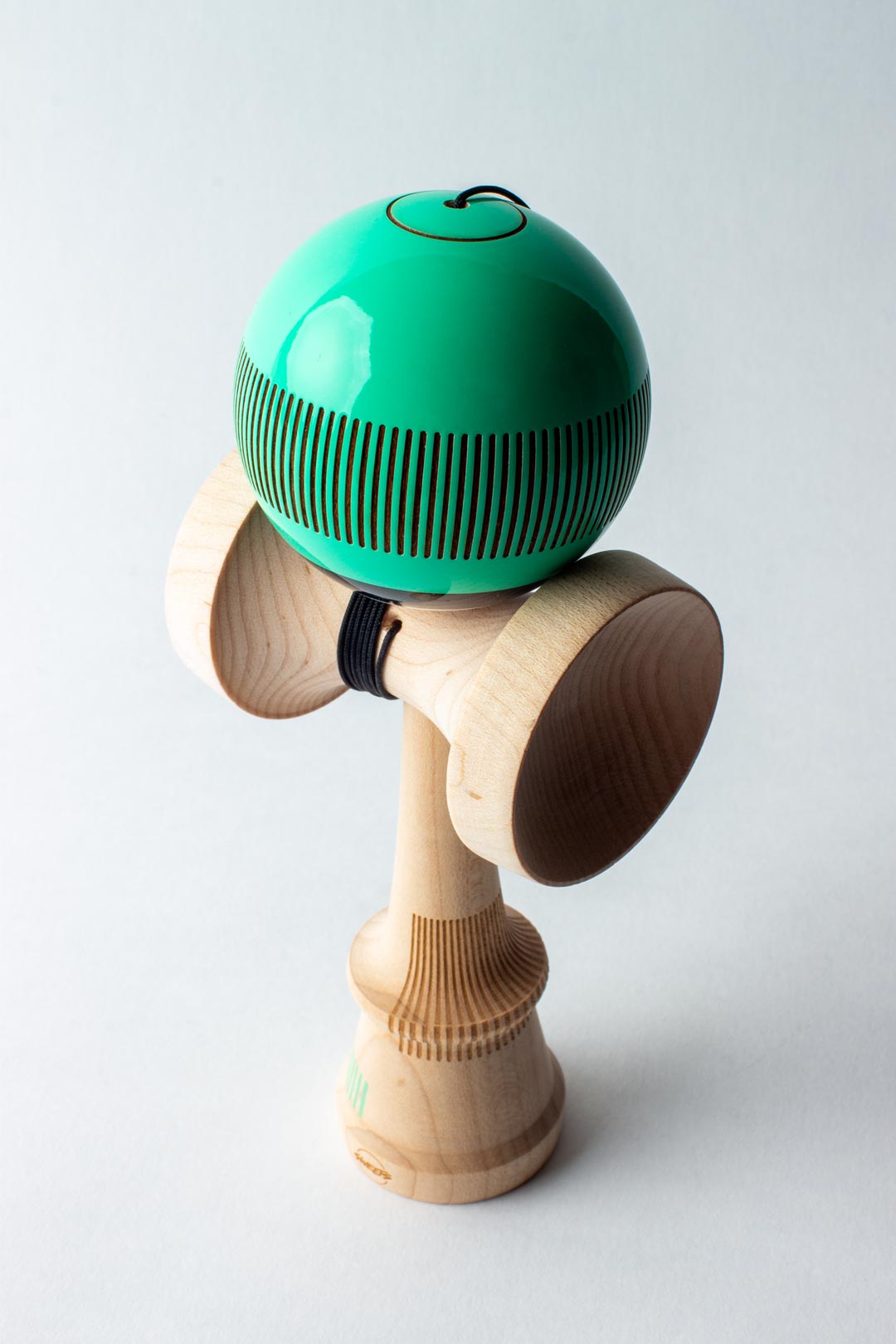 🎯 Kendama Broken Bones – Mint Green | Skill builder pentru trick-uri de nivel următor