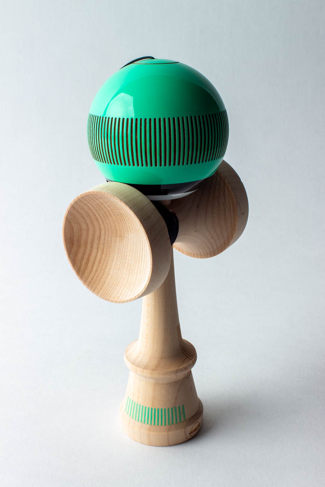 🎯 Kendama Broken Bones – Mint Green | Skill builder pentru trick-uri de nivel următor