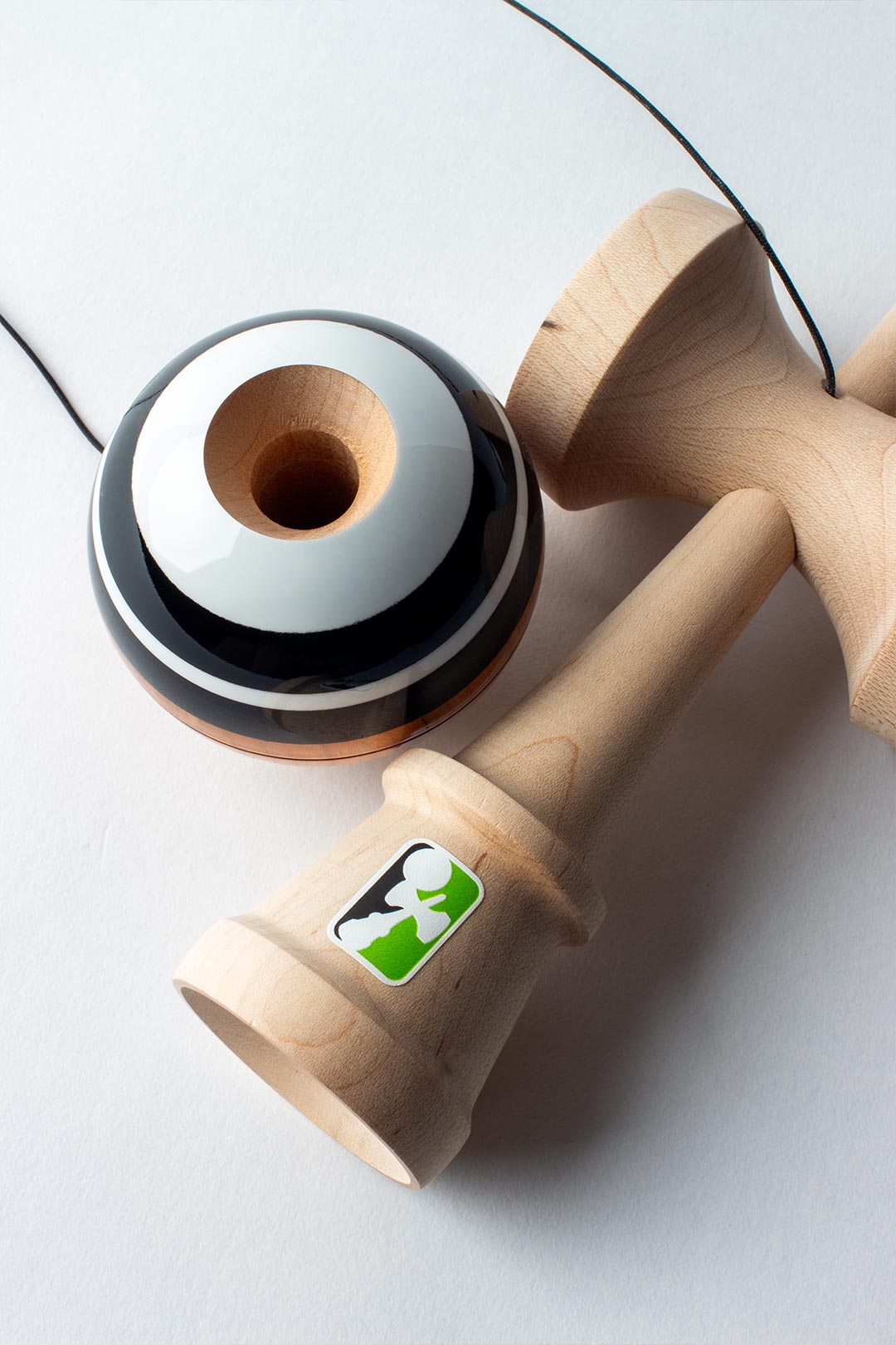 Kendama SWEETS LEAGUE CLASSIC – BLACK – LEGEND SHAPE