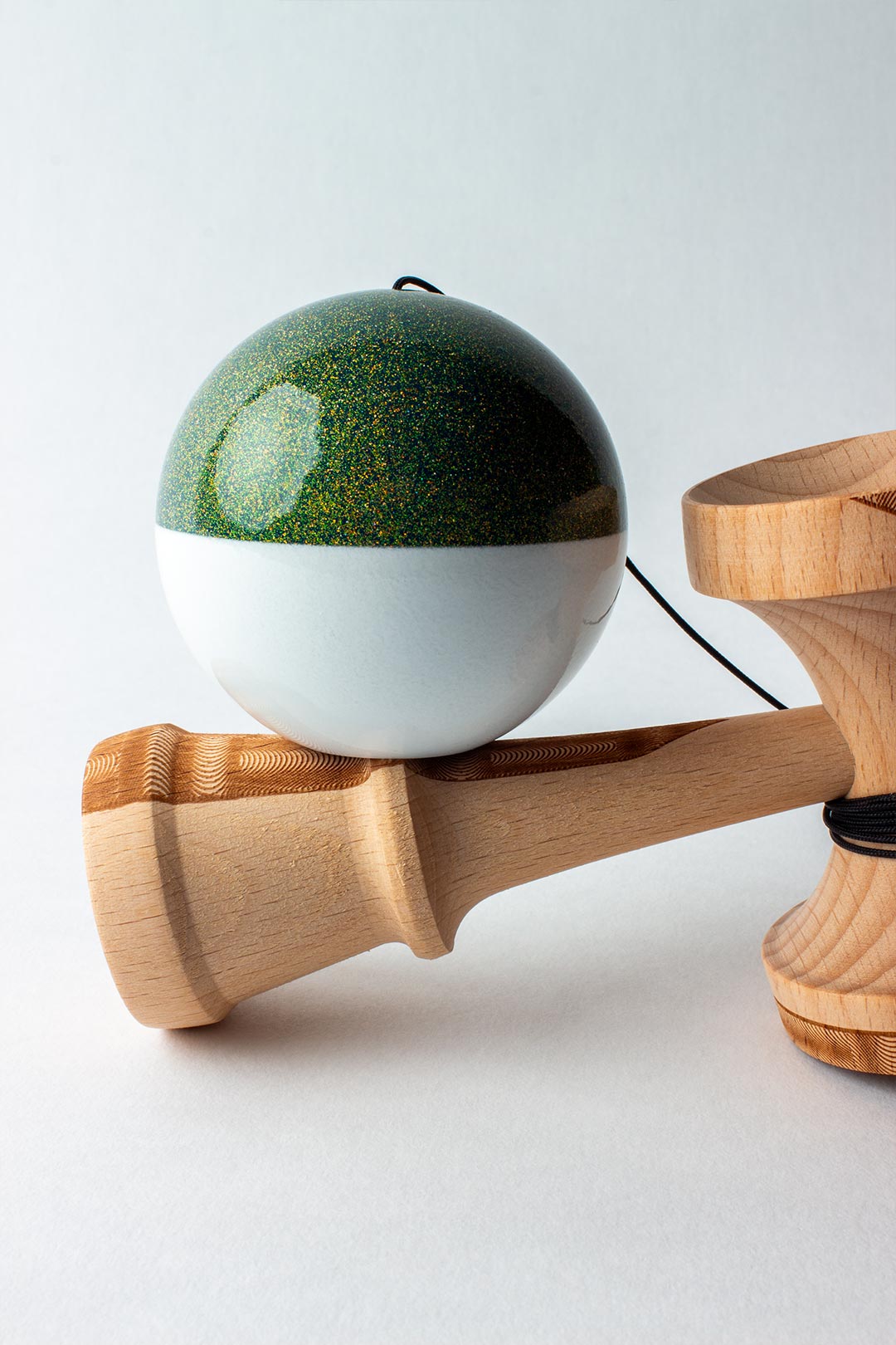 Kendama DISCO BOBBER – GREEN – BROKEN SHAPE