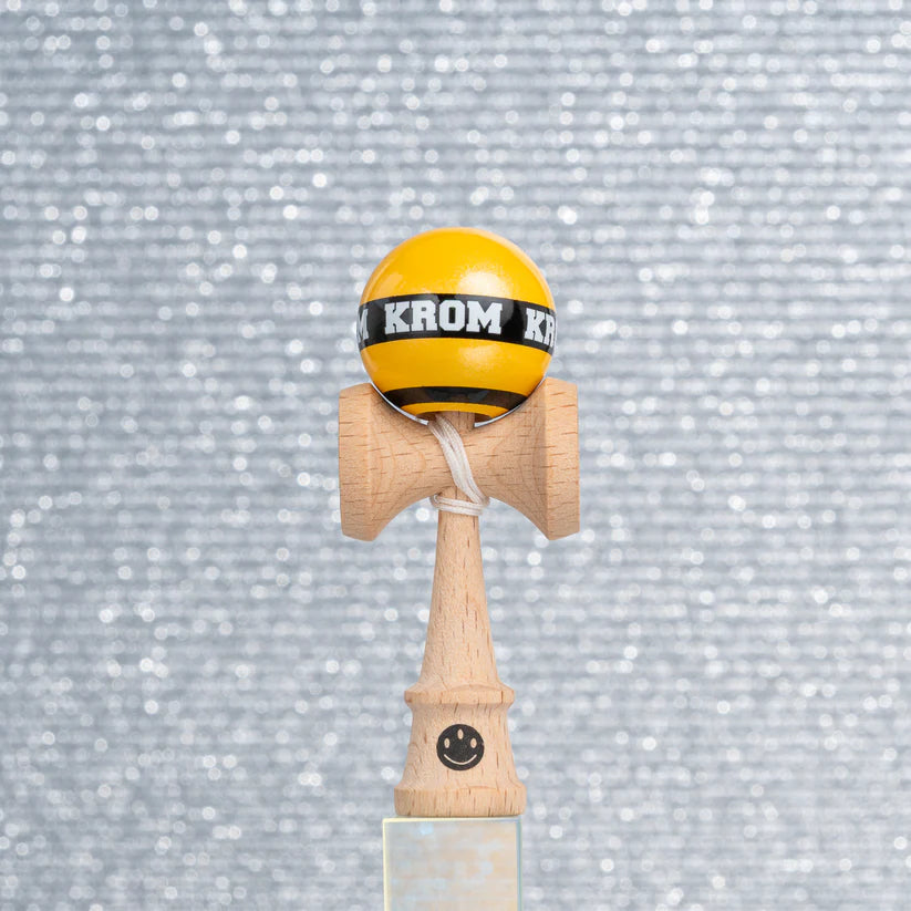 🎯 KROM MIKRO | Kendama de buzunar, distracție în mărime completă
