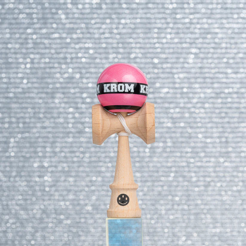 🎯 KROM MIKRO | Kendama de buzunar, distracție în mărime completă