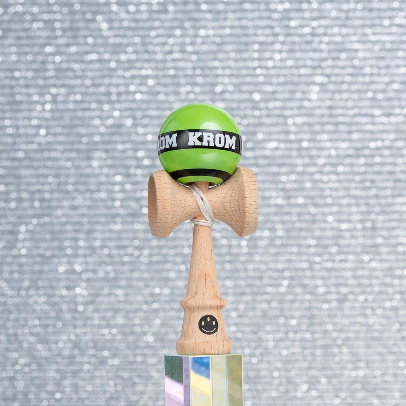 🎯 KROM MIKRO | Kendama de buzunar, distracție în mărime completă
